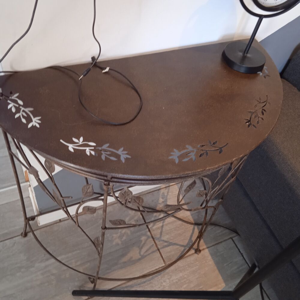 Console mordor&eacute;e motifs feuilles 75 de long*37 de profondeur Meubles