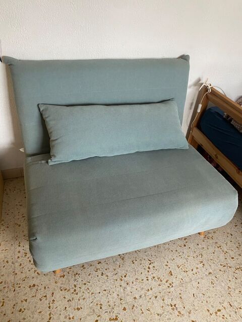  jolie chauffeuse 2 places, convertible, avec pieds int�gr�s 85 La Grande-Motte (34)