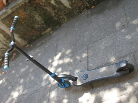 Trottinette électrique batterie/chargeur à réparer. Saurat (09)