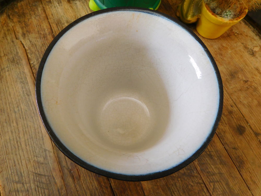 Tr&egrave;s joli vase en gr&egrave;s de Ciboure sign&eacute; 