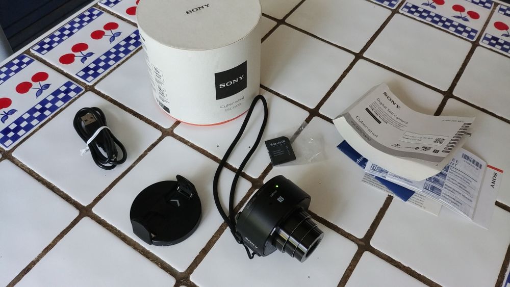 Sony Cyber-shot DSC-QX10 (objectif connect&eacute;) Photos/Video/TV