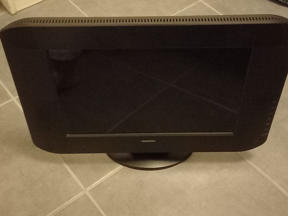 t&eacute;l&eacute;vision DNESX A15TNT 38cm tr&egrave;s bon &eacute;tat. Photos/Video/TV