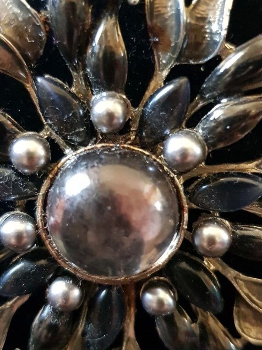 Collier fleur noirs et argent&eacute; neuve collier perles m&eacute;talliq Bijoux et montres