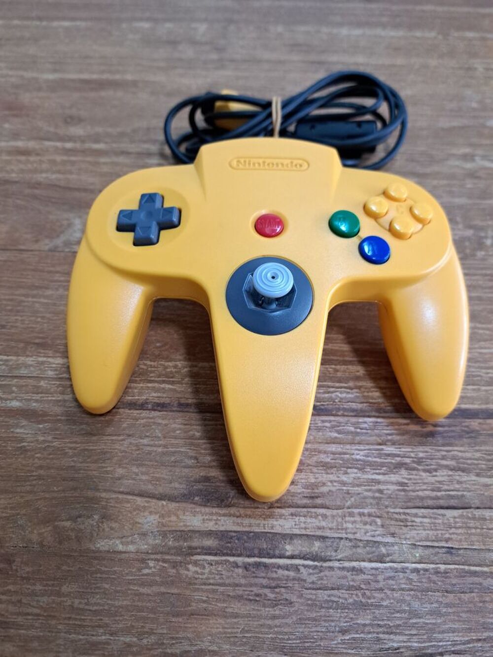 Manette officielle N64 Jaune Consoles et jeux vidéos