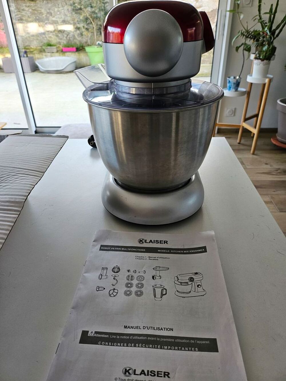 A saisir un robot m&eacute;nager de marque KLAISER Electroménager
