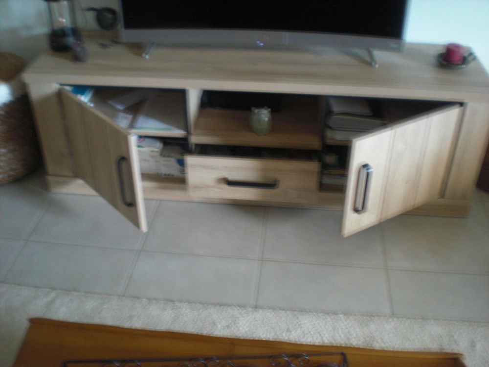 meuble t&eacute;l&eacute; Meubles