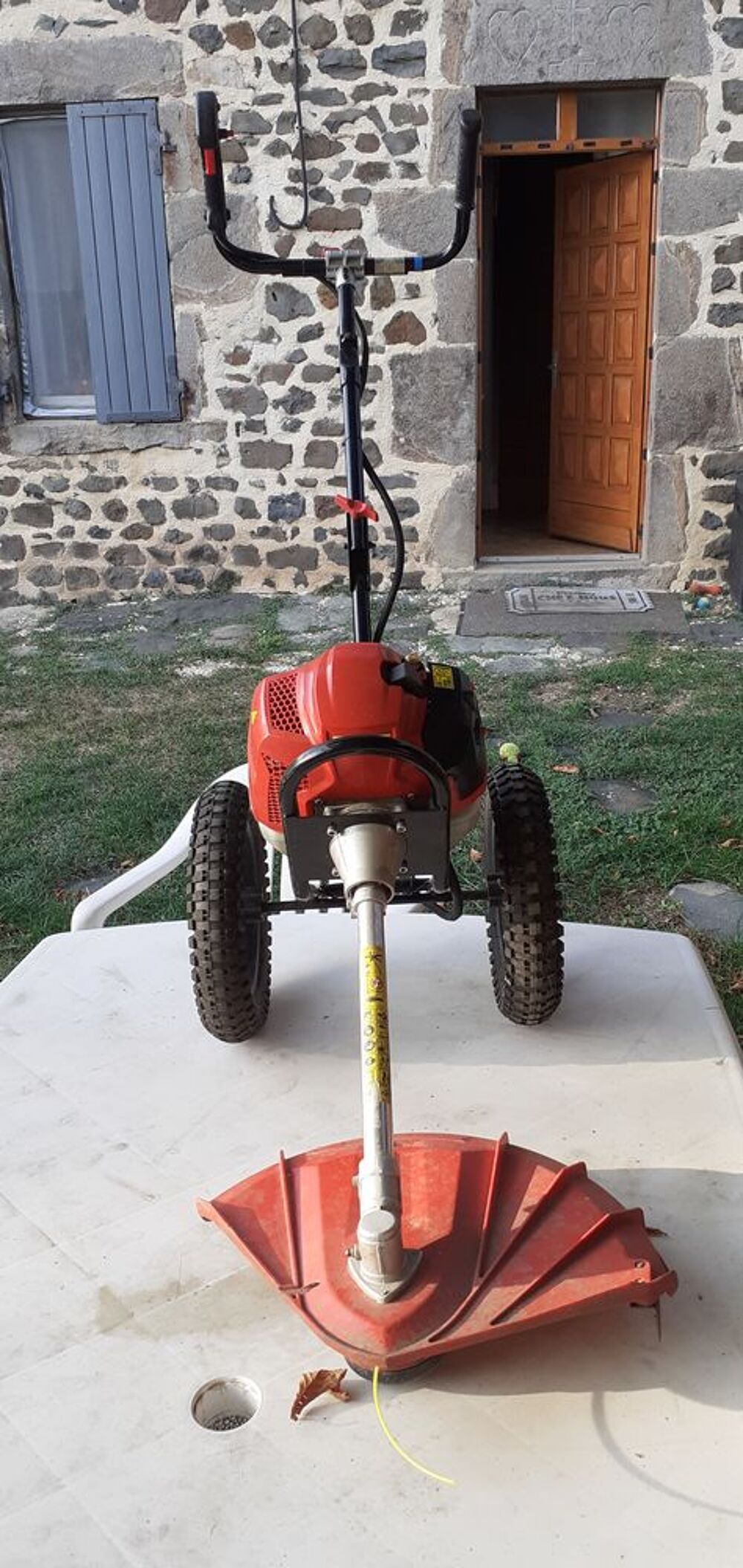 Debroussailleuse sur roue Jardin
