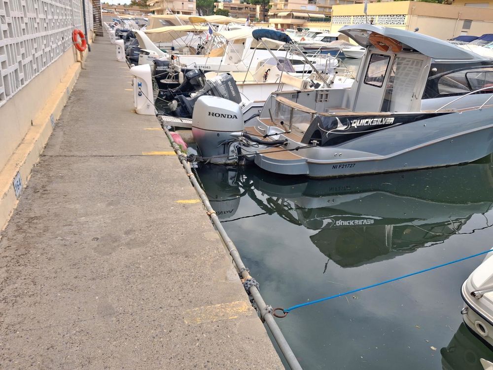 Location Parking/Garage de place de port ? 8,5 m × 3 m Mandelieu-la-napoule