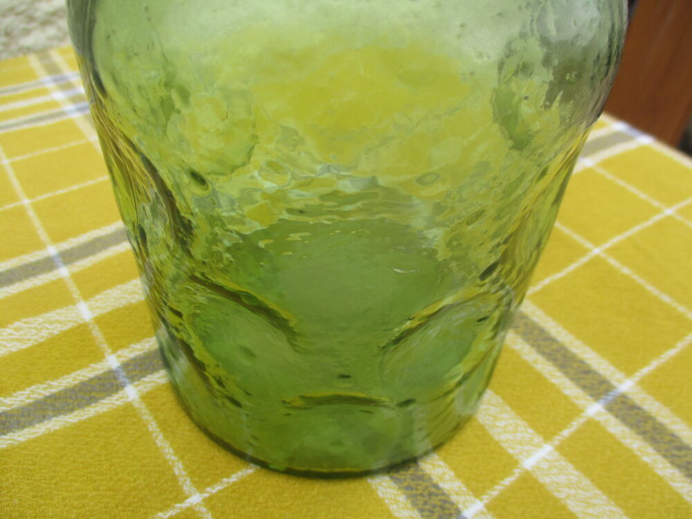 Vase Design en Verre Vert de 18,5 cm de Haut - Vintage Décoration