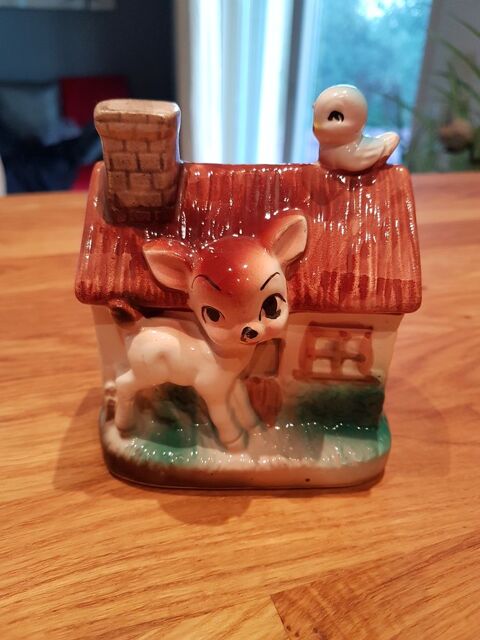 Tirelire Ann�es 60/70 19 La Fare-les-Oliviers (13)