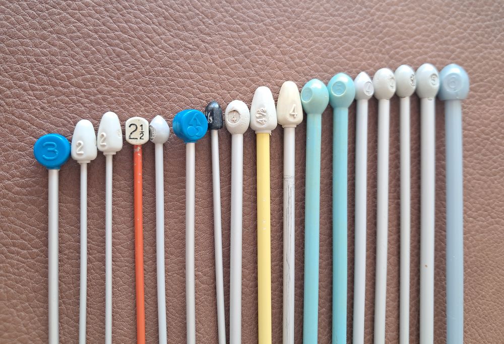 lot de 25 aiguilles &agrave; tricoter + 6 doubles et &eacute;tui phildar 
Bricolage
