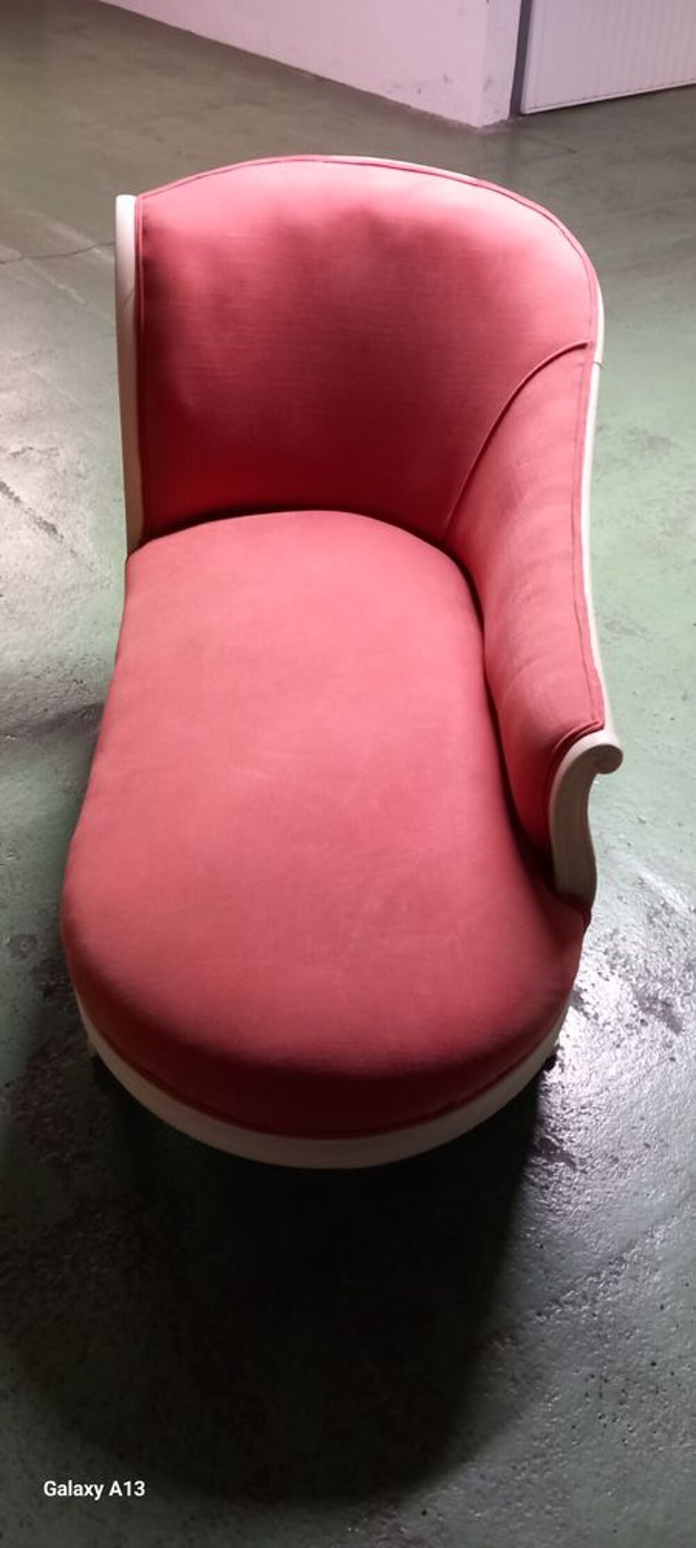 M&eacute;ridienne refaite par tapissier r&eacute;cemment. Meubles