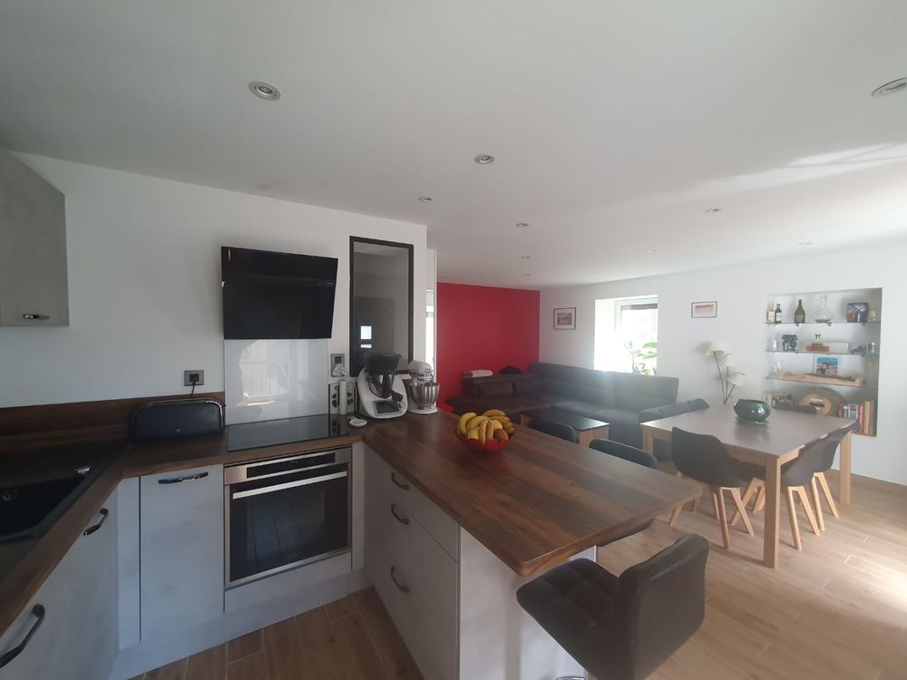 Vente Maison Maison 5 pièces de 102m2 avec garage, cave et balcon Corent