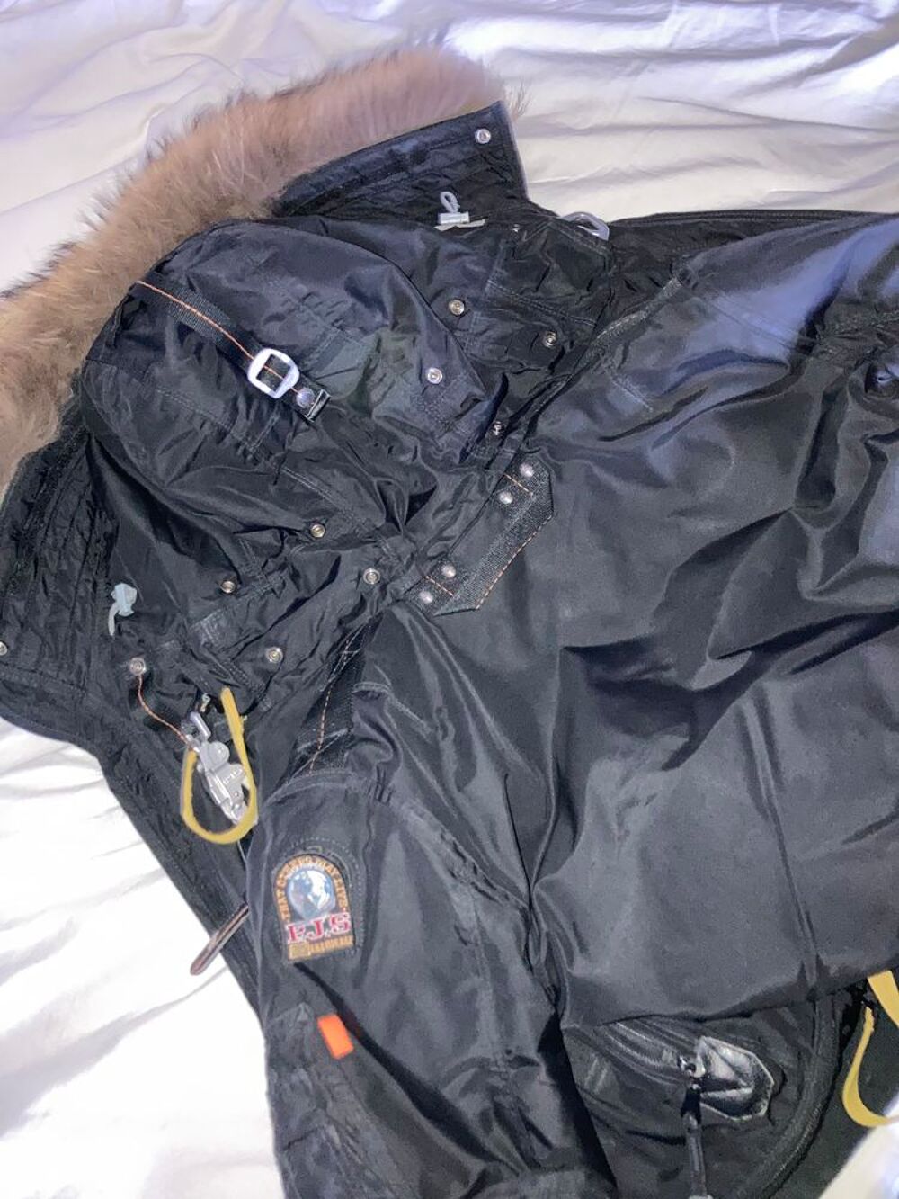 Parajumpers en tr&egrave;s bon &eacute;tat taille S en fourrure de lapin Vêtements