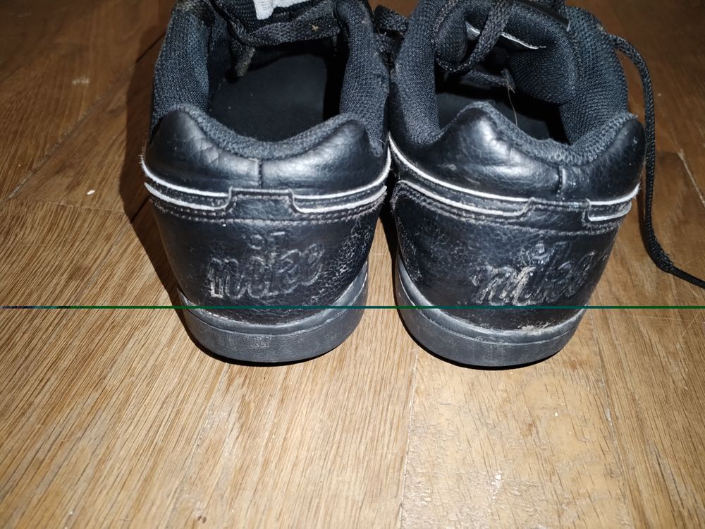 Baskets NIKE full cuir noir (Taille 42) Chaussures