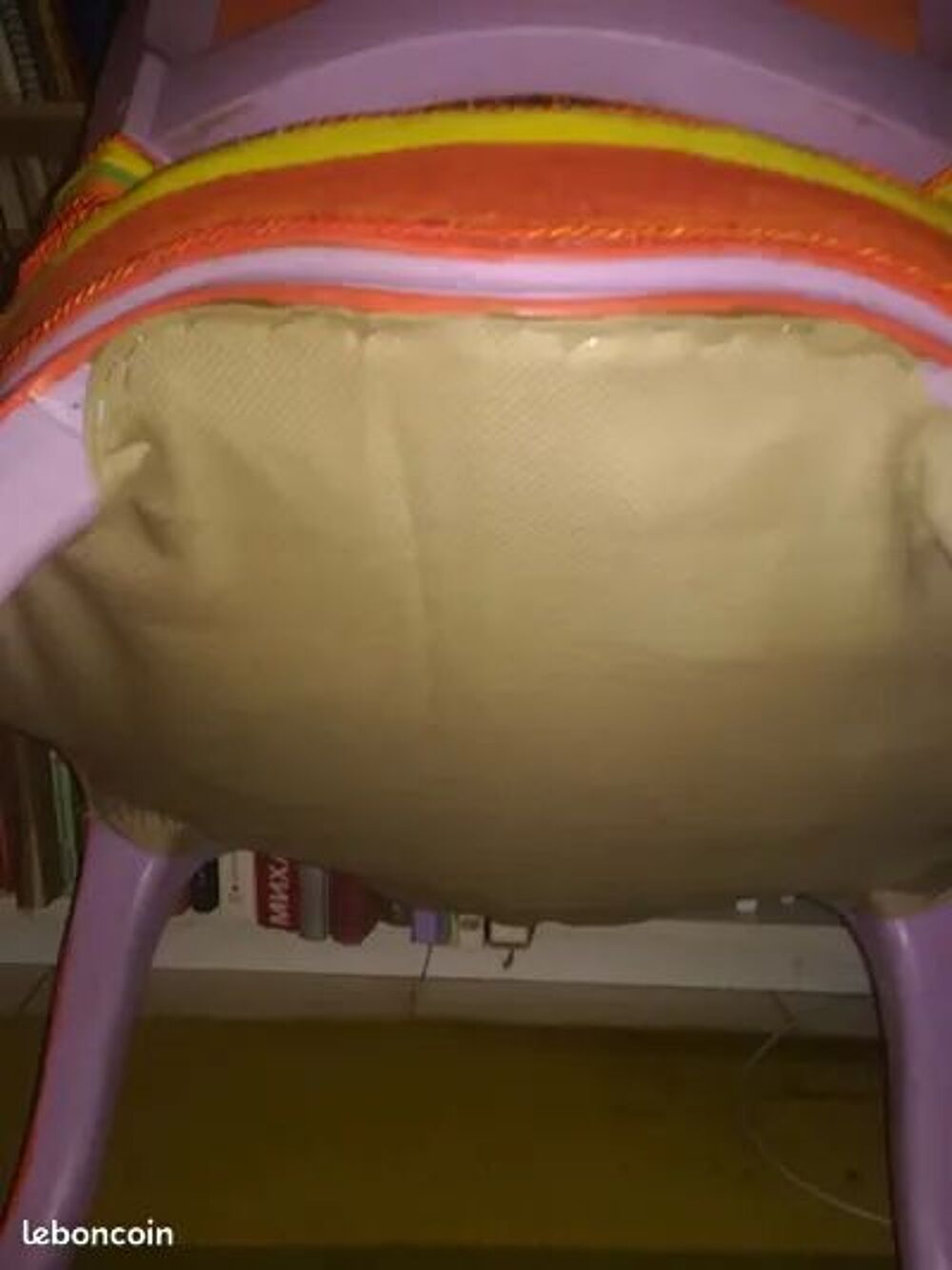 Une chaise de style Louis XVI 