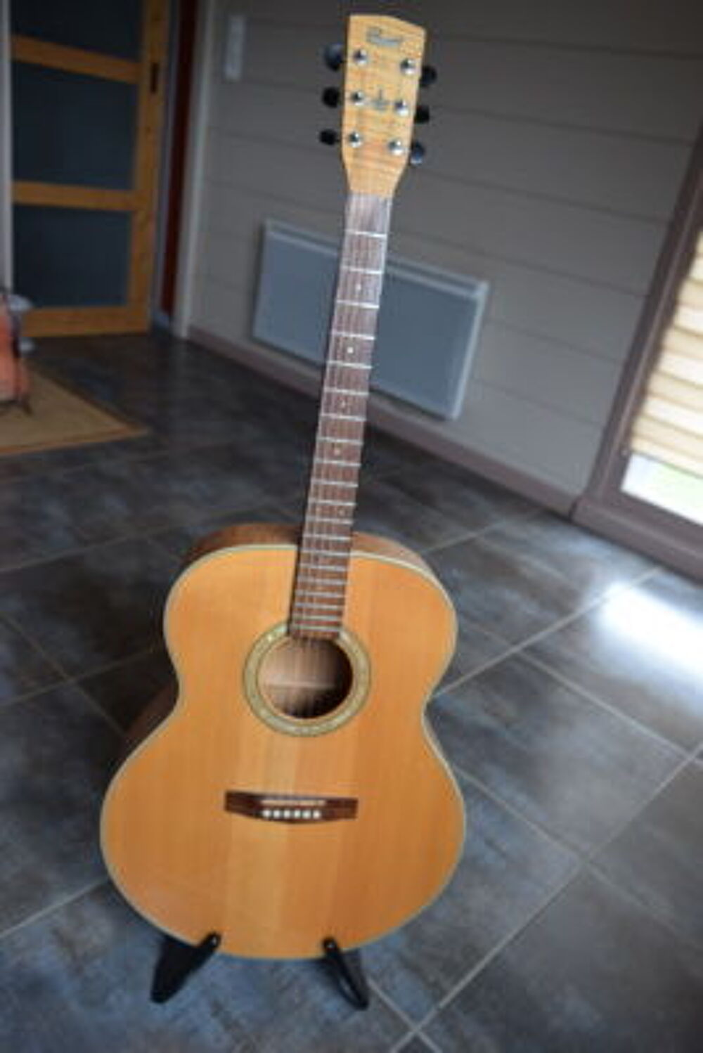 Guitare electro acoustique Cort CJ-3 Jumbo
Instruments de musique