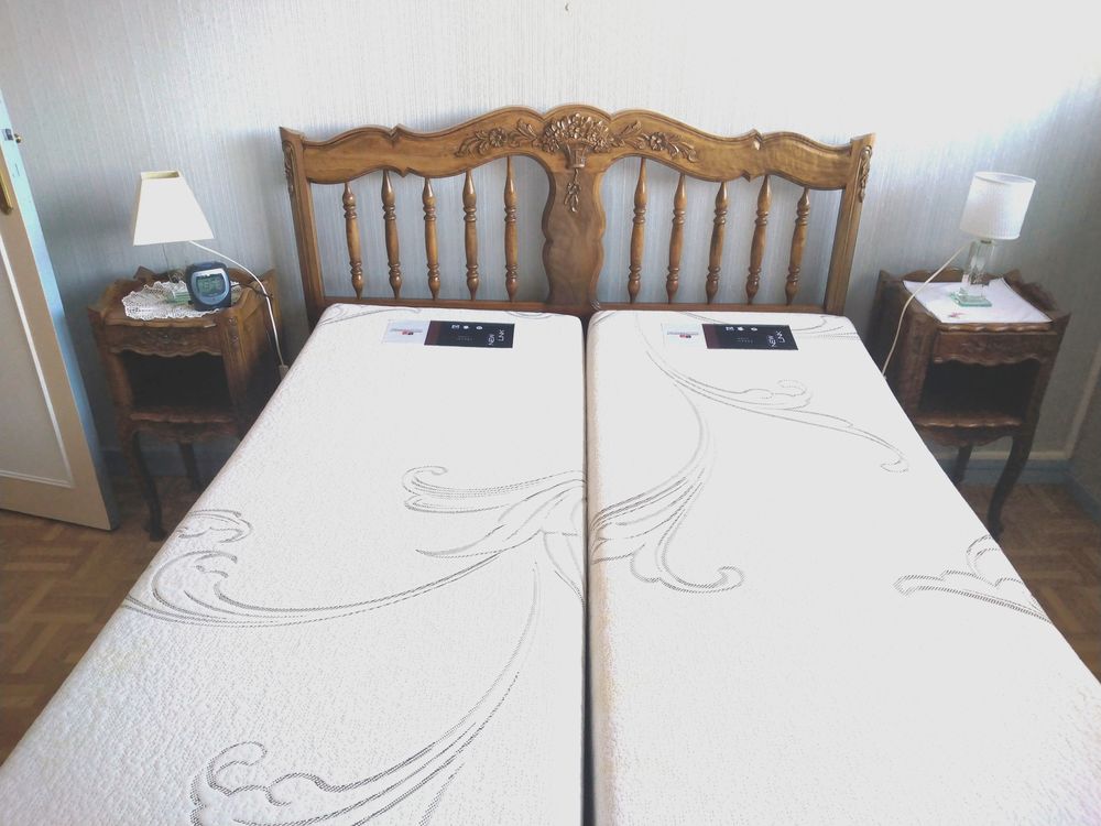 LIT EN 140 CM EN NOYER DE FRANCE STYLE LOUIS XV + 2 CHEVETS Meubles