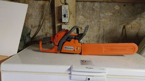 Trononneuse Husqvarna  400 Nogent-ls-Montbard (21)