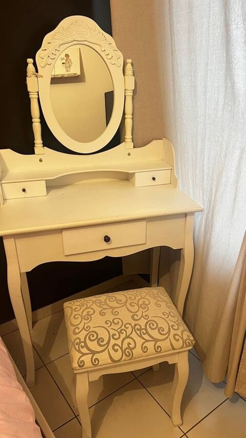 Coiffeuse 60 Saint-Laurent-du-Var (06)