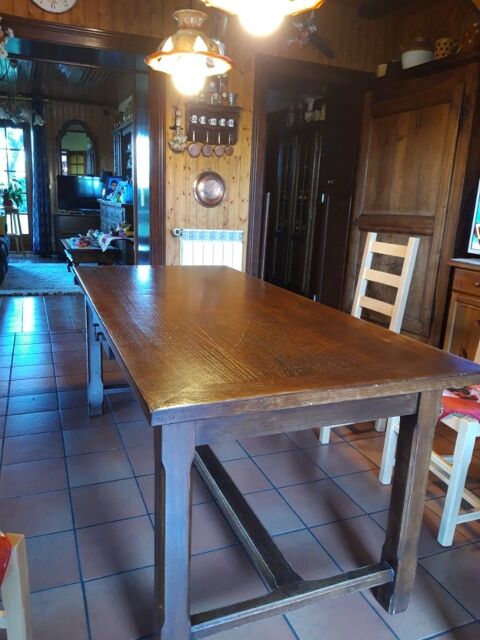 Table en bois rectangulaire 6/8 personnes 50 Vaulx (74)
