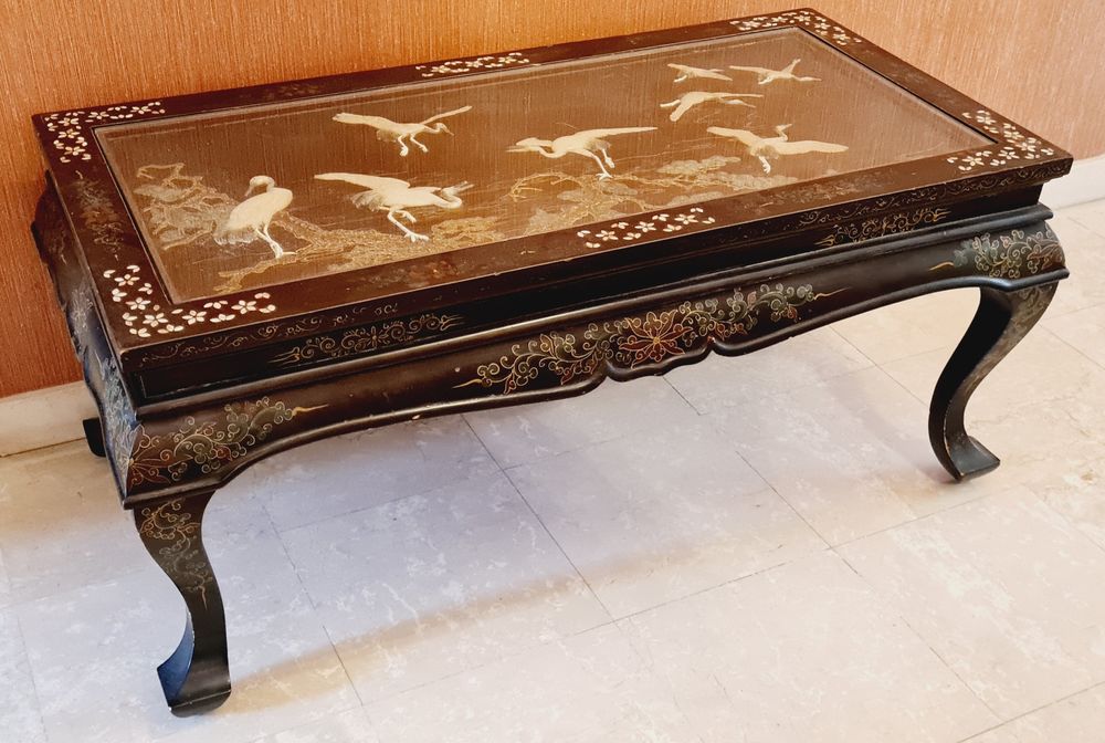 Table chinoise laqu&eacute;e d&eacute;cor H&eacute;rons Meubles