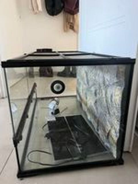   Terrarium prix initial près de 250EUR 