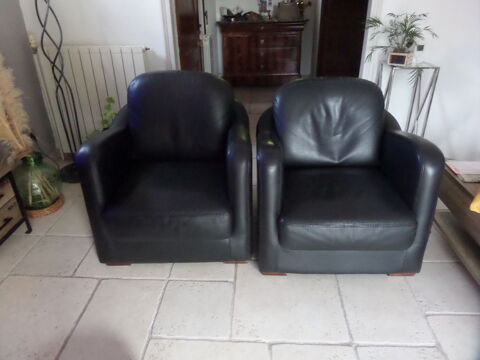 Deux fauteuils cabriolet en cuir noir 250 Toulon (83)
