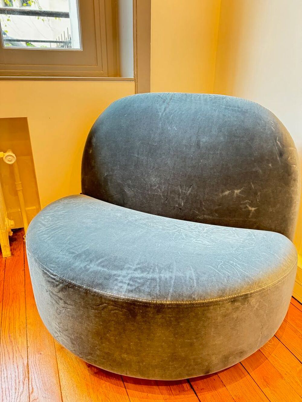 Fauteuil et pouf Pierre Paulin Elys&eacute;e bleus Meubles