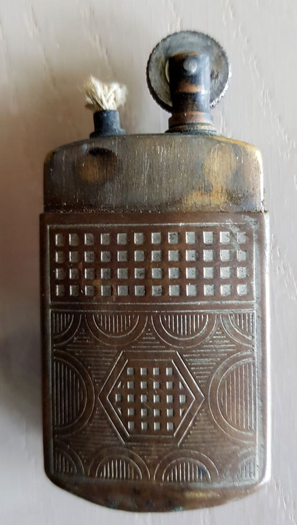 Briquet &agrave; essence ann&eacute;es 20/30 