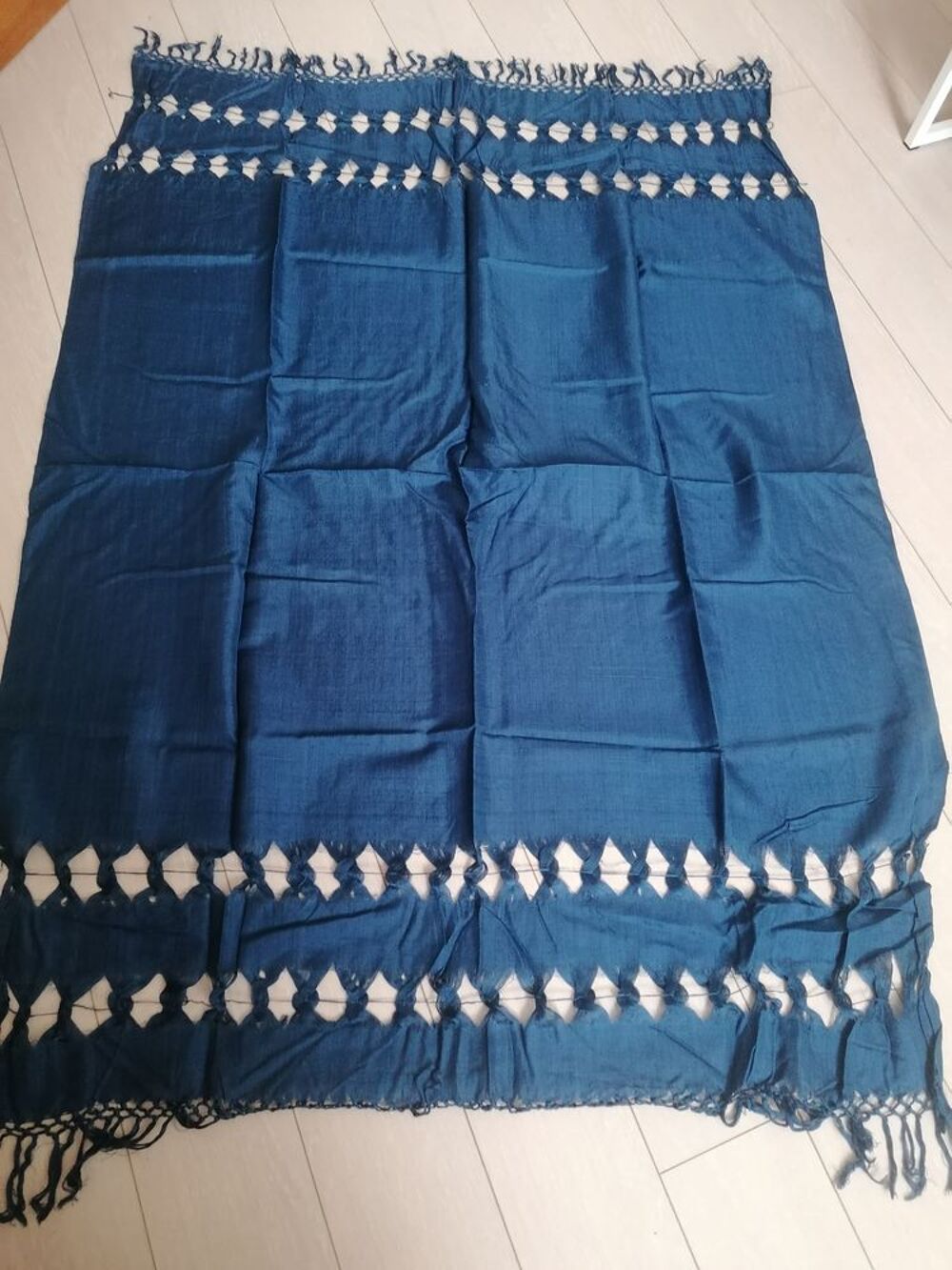 Echarpe originale en tissu bleu Bijoux et montres
