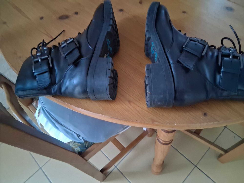 bottines peu portees tres bon etats Chaussures