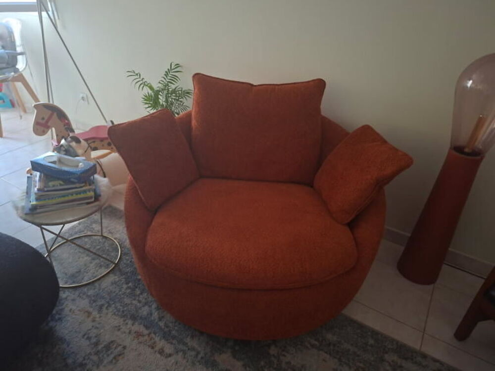 Magnifique fauteuil de la Maison XXL en parfait &eacute;tat Meubles