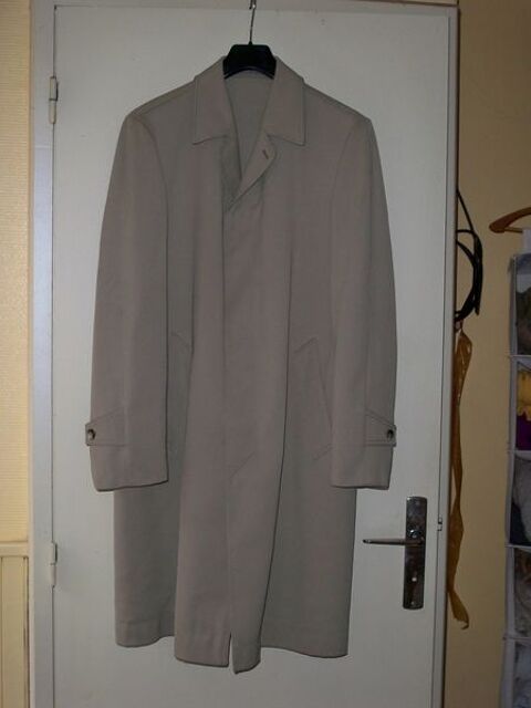 pardessus, couleur gris / beige, encolure 40. Noailhac (81)