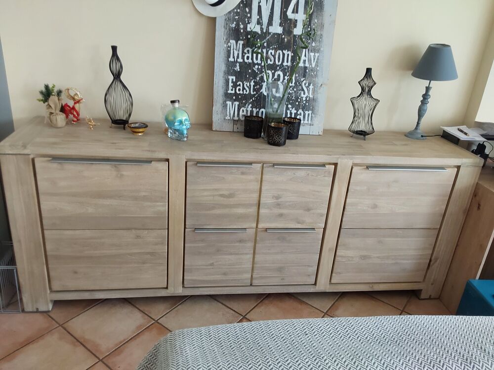 Ensemble table plus chaises et bahut Meubles