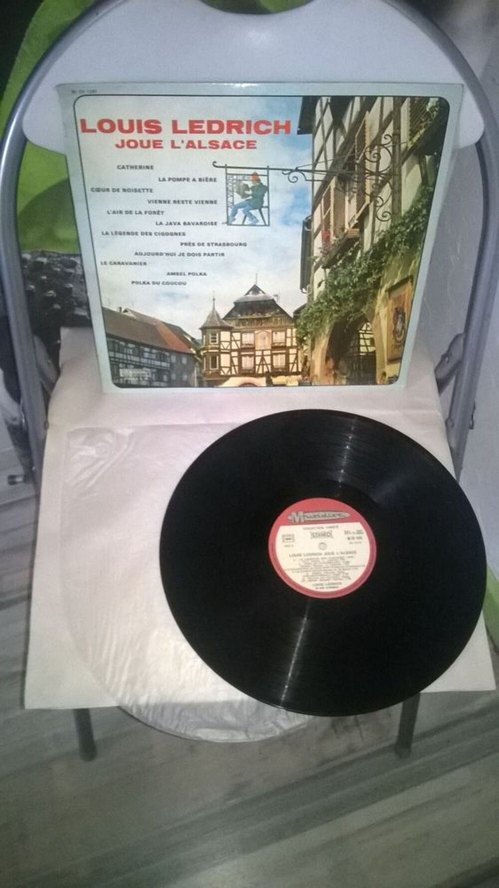 Vinyle LOUIS LEDRICH 
joue L'ALSACE
Excellent etat
Cather CD et vinyles
