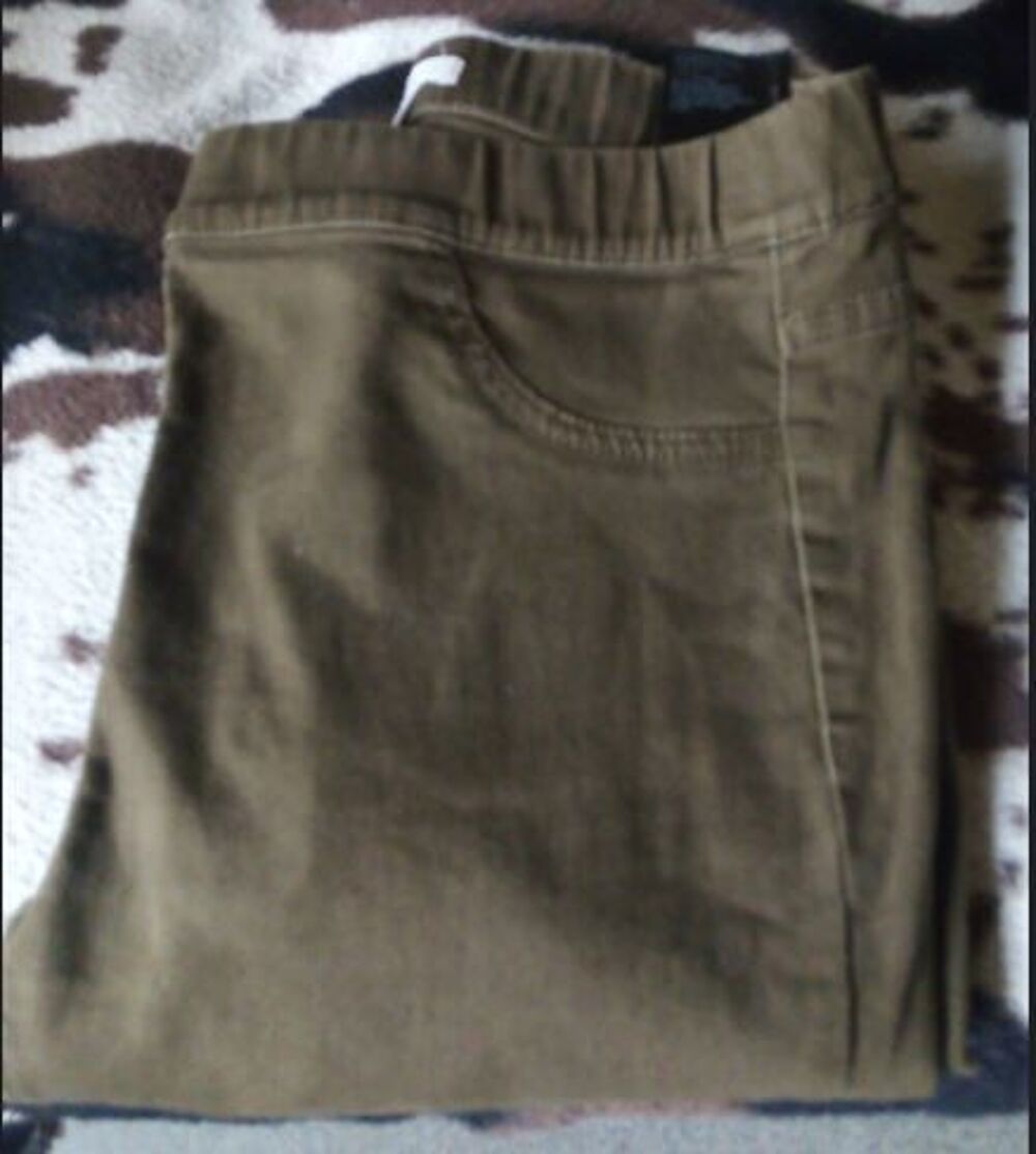 Pantalon femme H&amp;M Kaki Vêtements