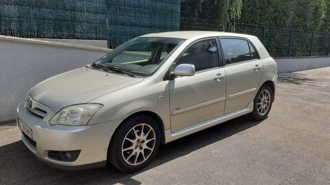 Toyota corolla 115 D-4D Lin&eacute;a Sport