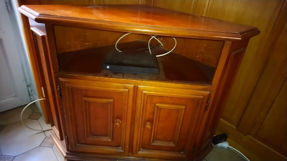 Meuble d'angle t&eacute;l&eacute; en bois Meubles