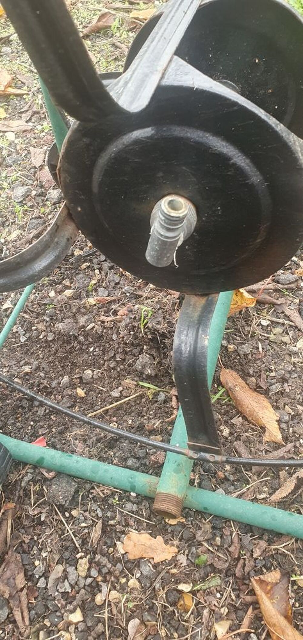 Rouleau m&eacute;tallique pour tuyau arrosage Jardin