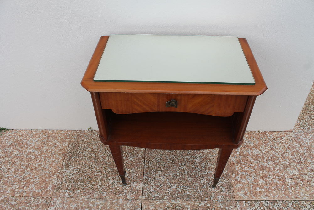 TABLE DE CHEVET VERNIS Meubles