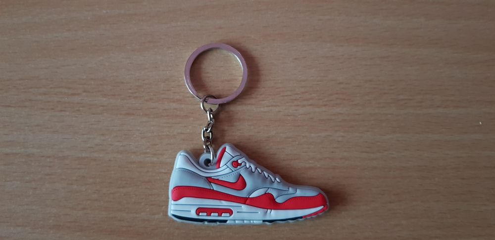 Porte cl&eacute; basket sneakers 
nike air max 1
rouge blanc gris 