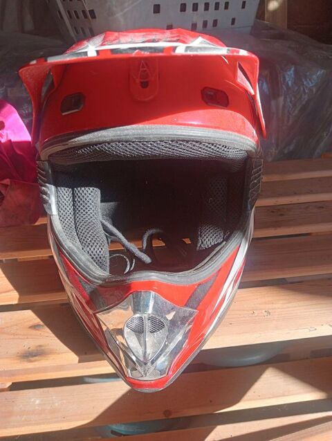 Pi&egrave;ces et &eacute;quipements Moto - Scooter - Quad Casques - v&ecirc;tements moto  occasion Brioude 43100