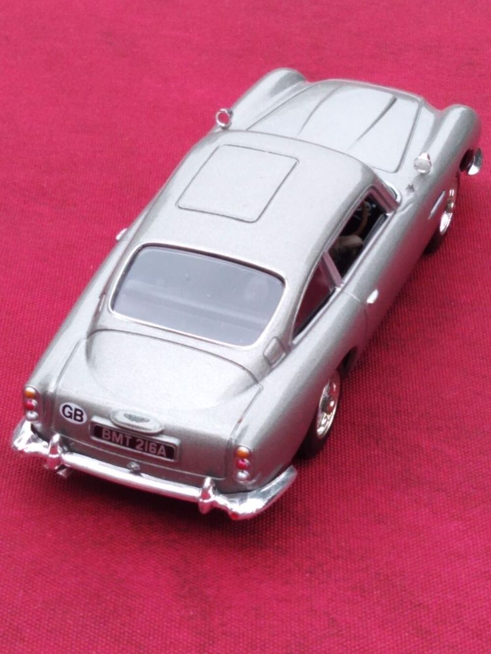 Voiture miniature Aston Martin DB5 