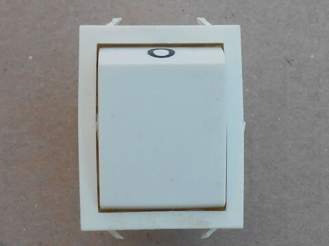 INTERRUPTEUR A BASCULE (117) 1 Vend�me (41)