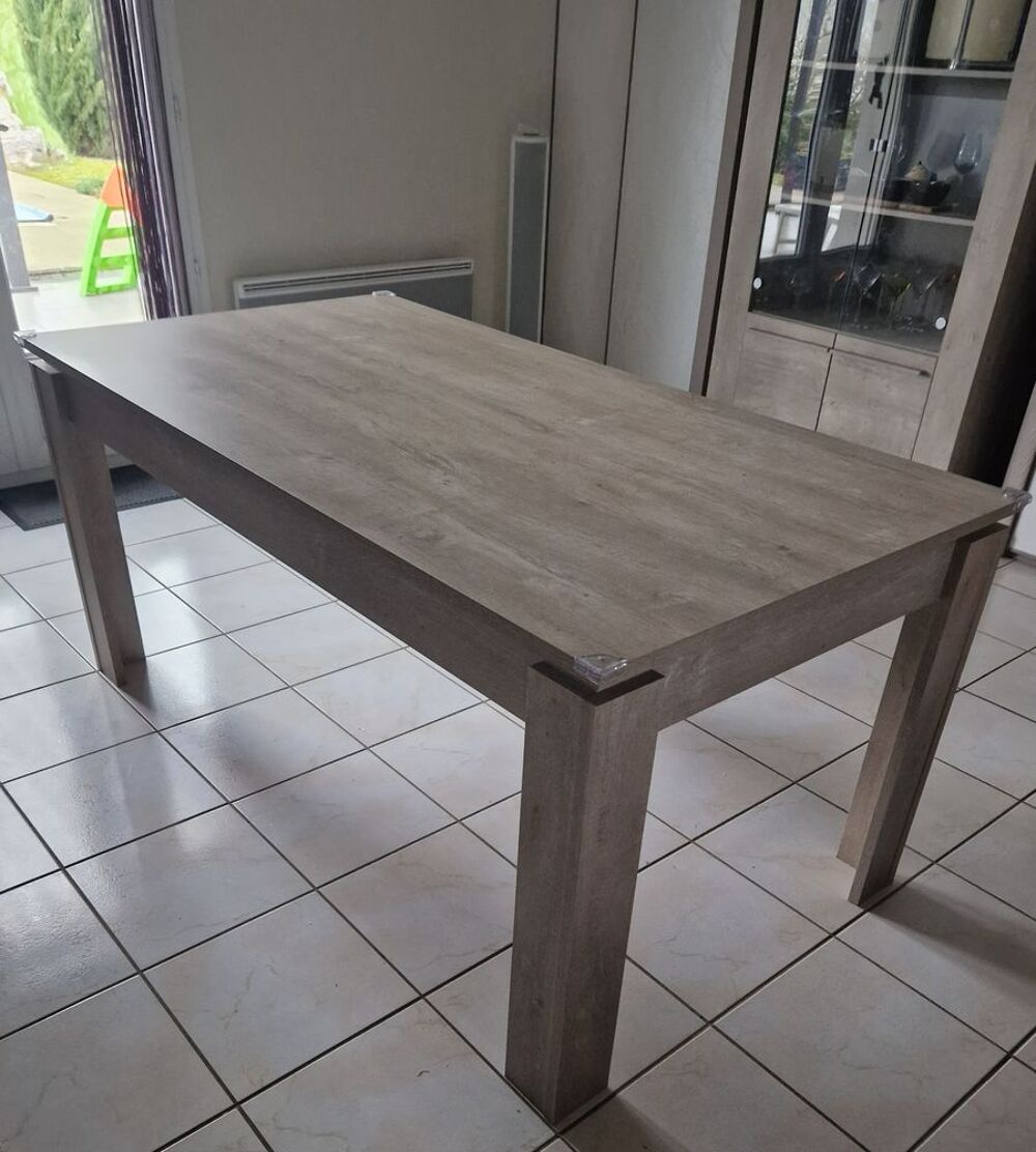 Table salle &agrave; manger SEGUR Meubles