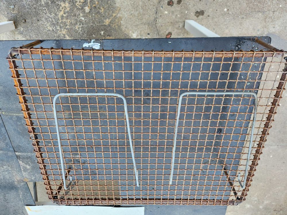 vent lumi&egrave;re alu, grille &agrave; escargots fait maison et poign&eacute;es fer forg&eacute; Bricolage