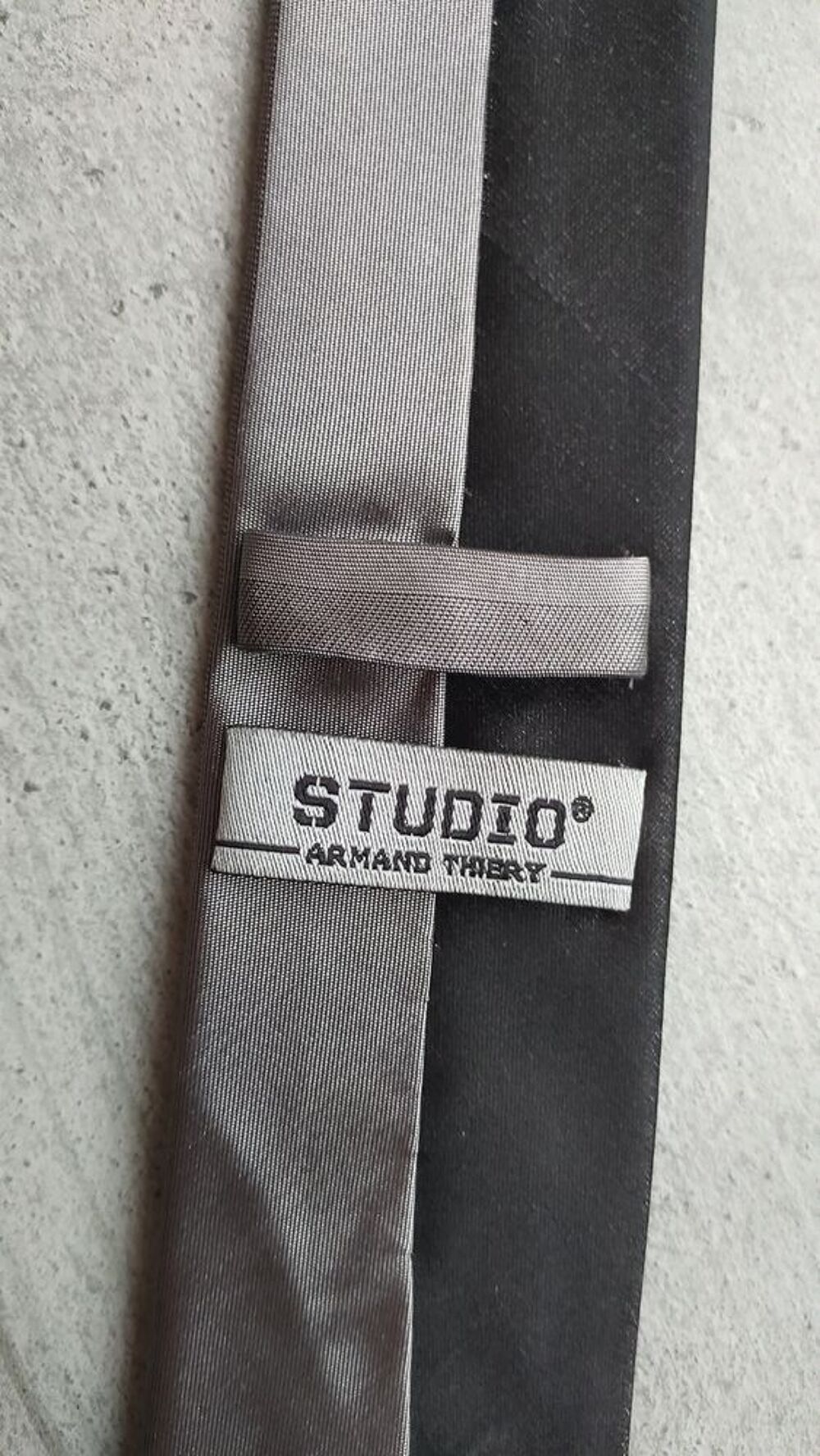 Cravate Armand Thiery ??Studio'' 100% Soie - Gris Anthracite Vêtements