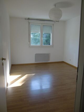  Appartement à louer 3 pièces 76 m²