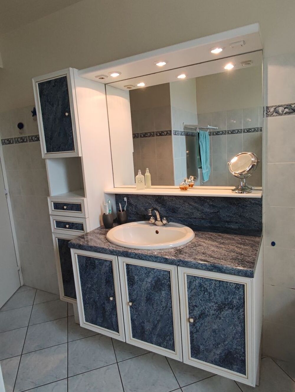 Meubles de salle de bain et/ou baignoire Meubles